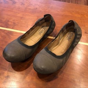 Brown Leather Josef Seibel Flats in Size 10 (EU Size 41)